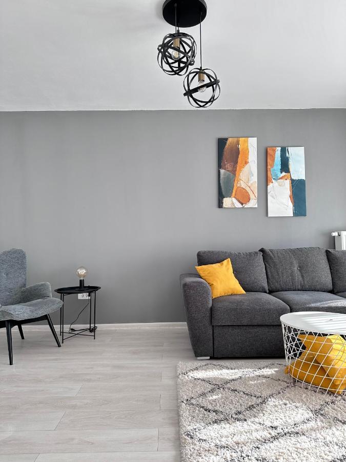 Room44 - * Brasov